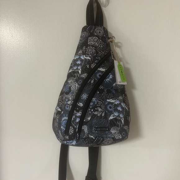 SAKROOTS Turtle Floral Sling Backpack Bag NWT - Picture 2 of 6